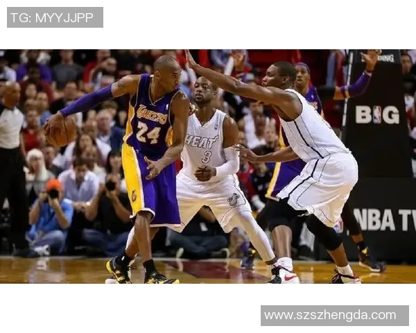 2013年科比对阵猛龙的经典对决回顾与精彩瞬间分析
