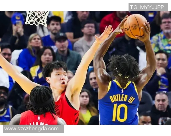 勇士与骑士在NBA夏季联赛中激战正酣新星表现引人瞩目