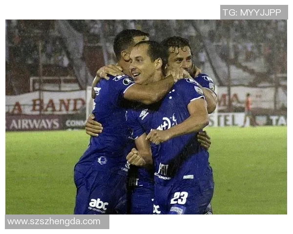 飓风队与拉腊的激烈对决揭示了球队实力与战术的较量 飓风队与拉腊的激烈对决揭示了球队实力与战术的较量