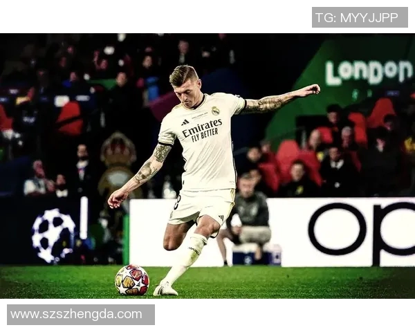 克罗斯：从中场大师到足球战术的灵魂引领者的传奇之路